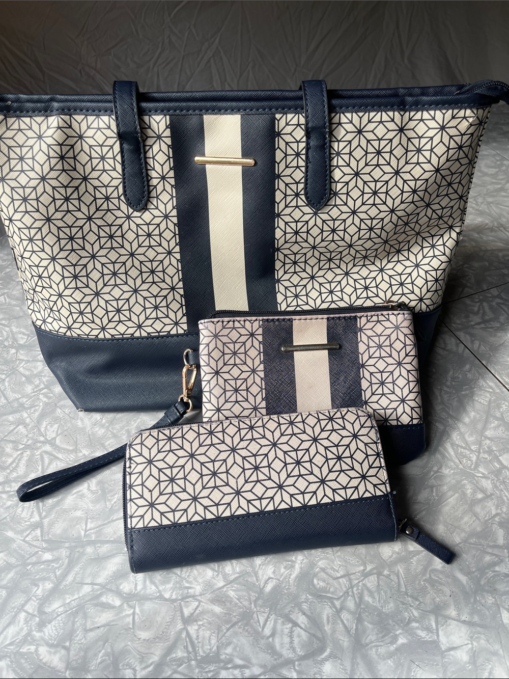 Navy & Cream Geometric Tote Set - 3-Piece Women's Bag Collection